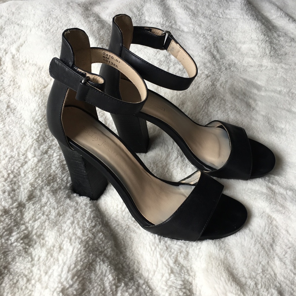 Cathy Jean black strapped heal